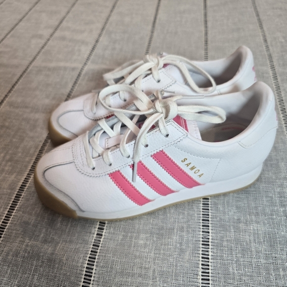 Adidas Samoa White and Pink Sneakers with Gum Sole girls Size 3 - Picture 9 of 13